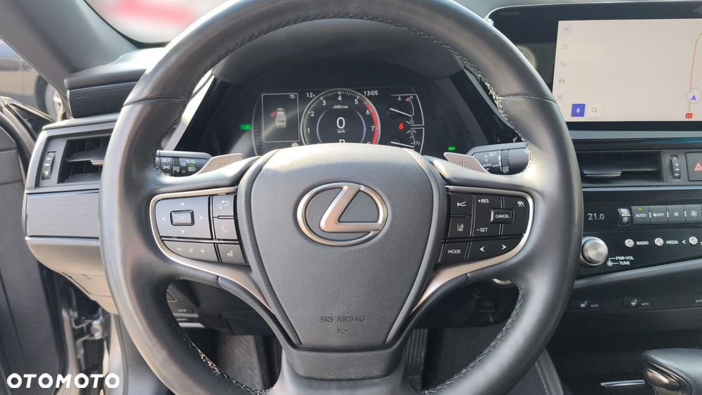 Lexus ES 300h Business Edition - 16