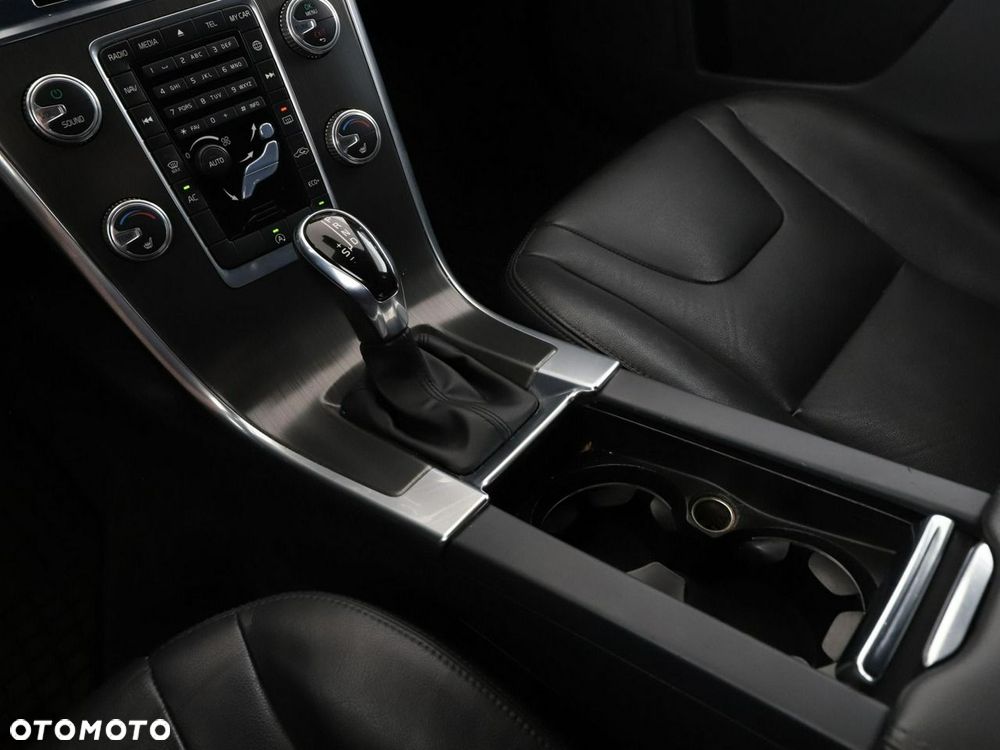 Volvo XC 60 - 30