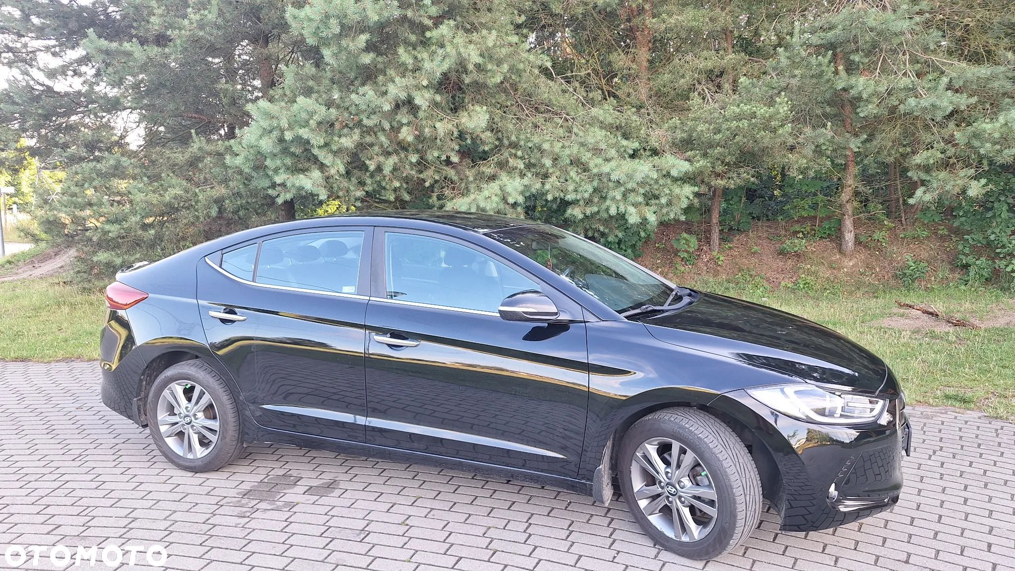Hyundai Elantra - 1
