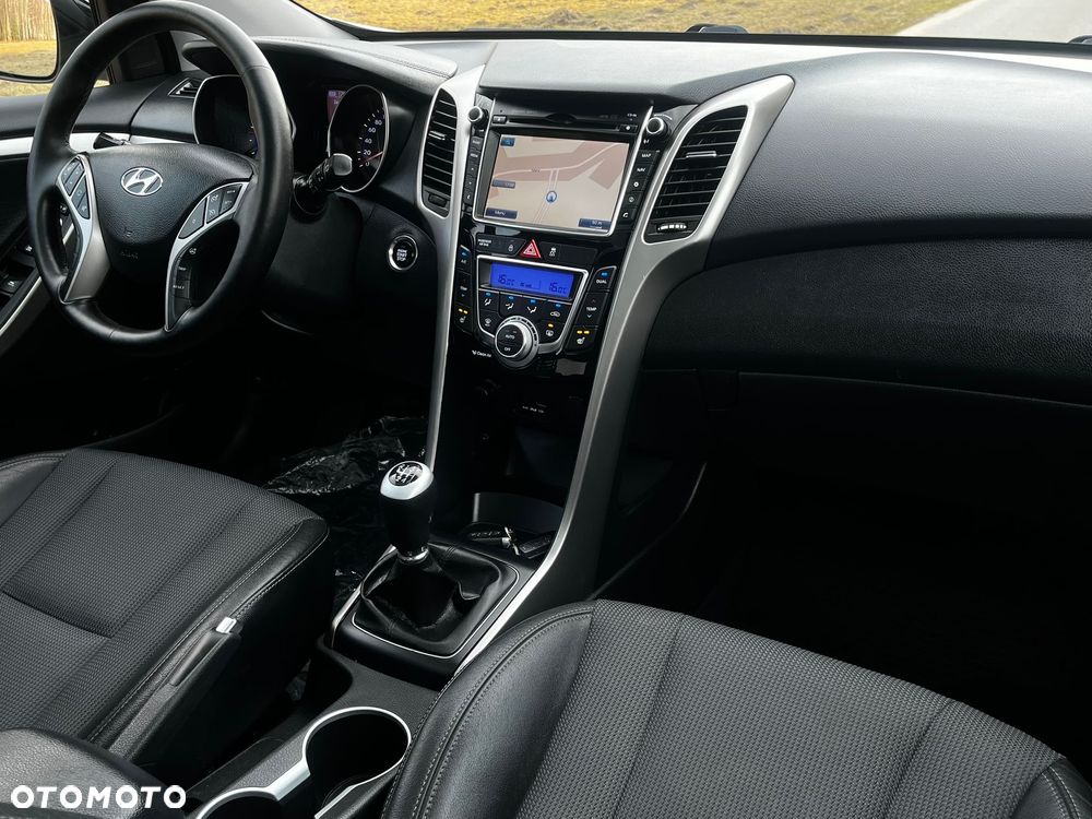 Hyundai i30 1.6 CRDi Fifa World Cup Edition - 27