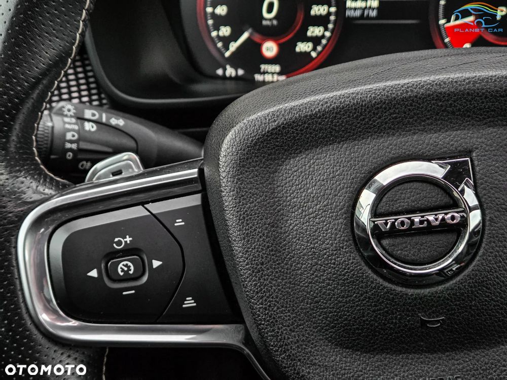 Volvo XC 40 B5 B AWD Geartronic RDesign - 28