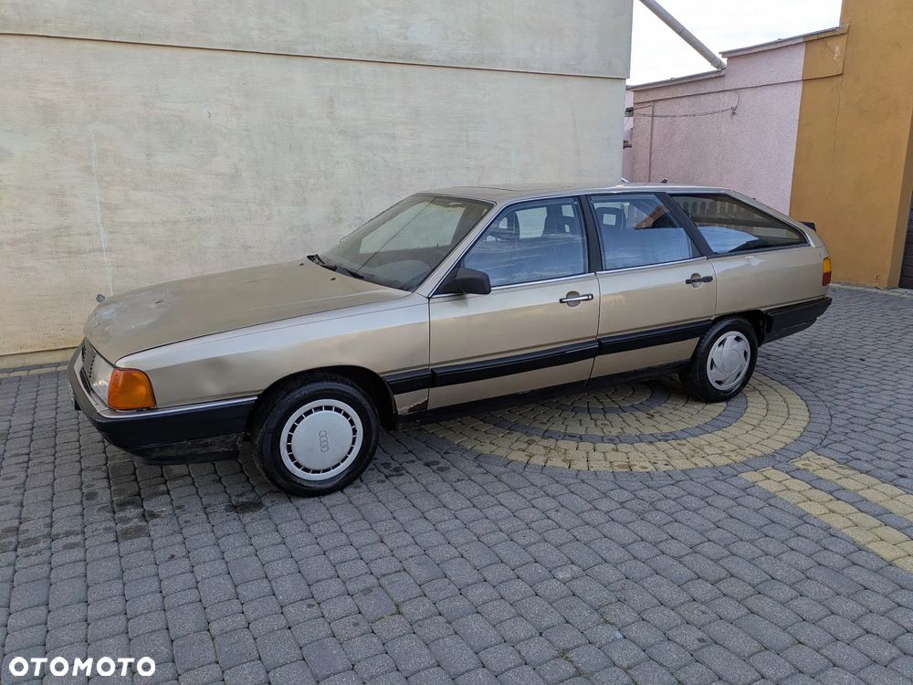Audi 100 1983 photo 3