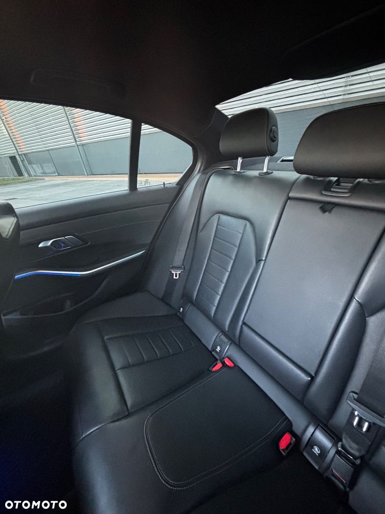 BMW Seria 3 330i xDrive M Sport sport - 11