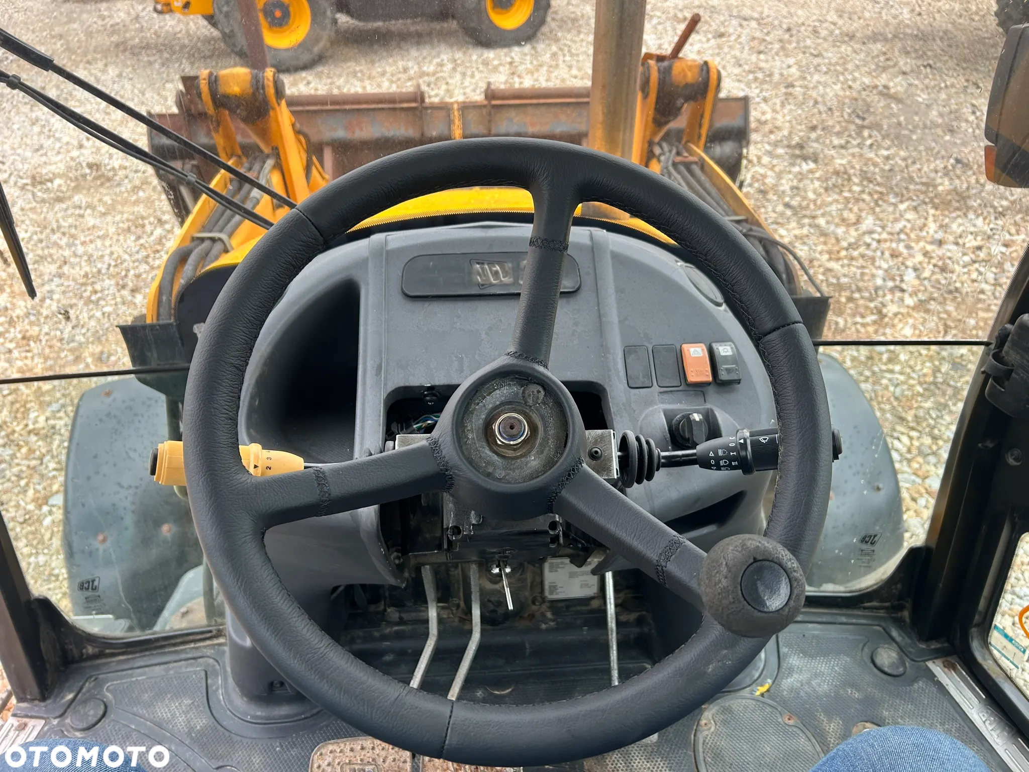 JCB 3CX - 12