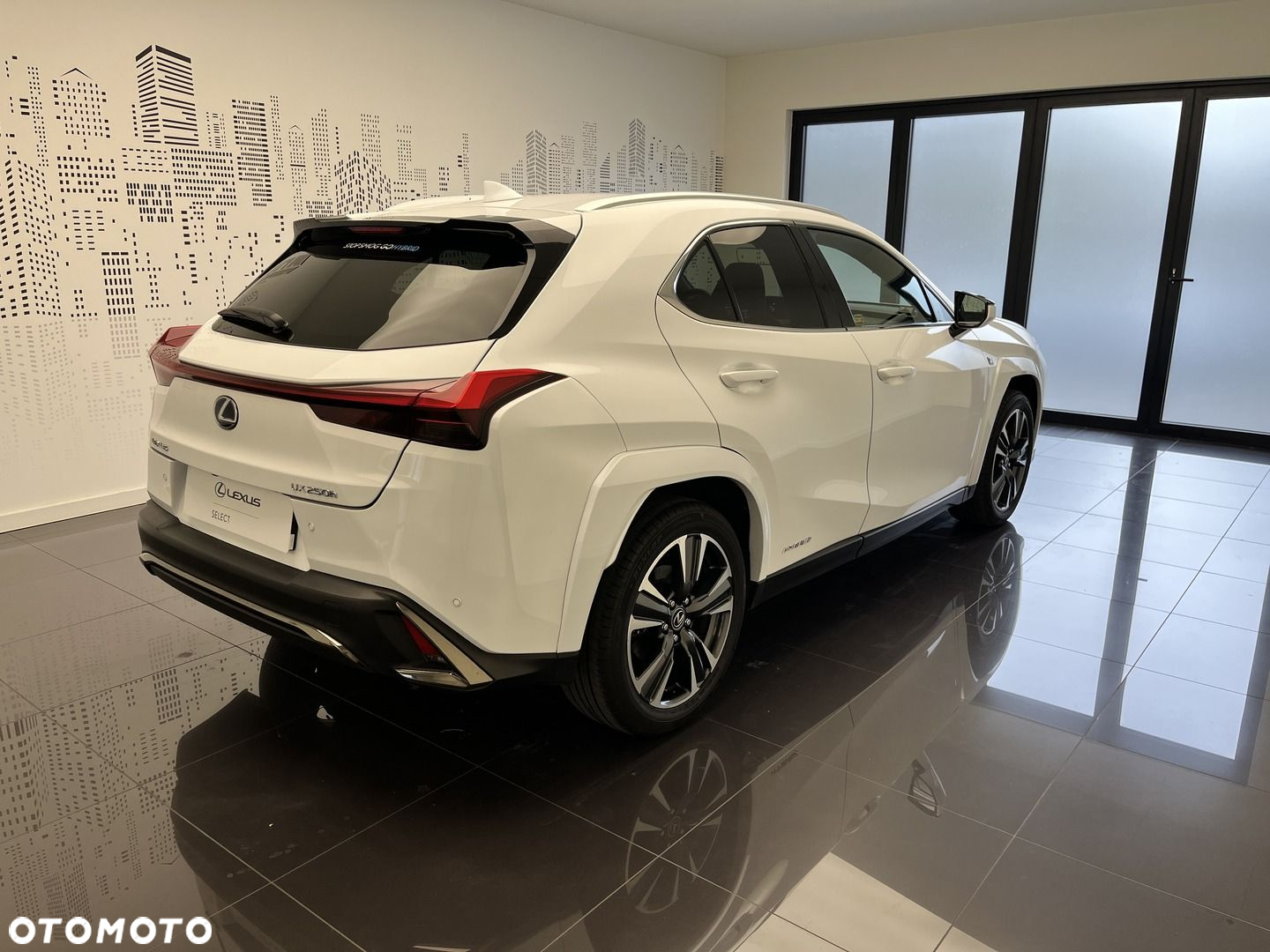 Lexus UX - 4