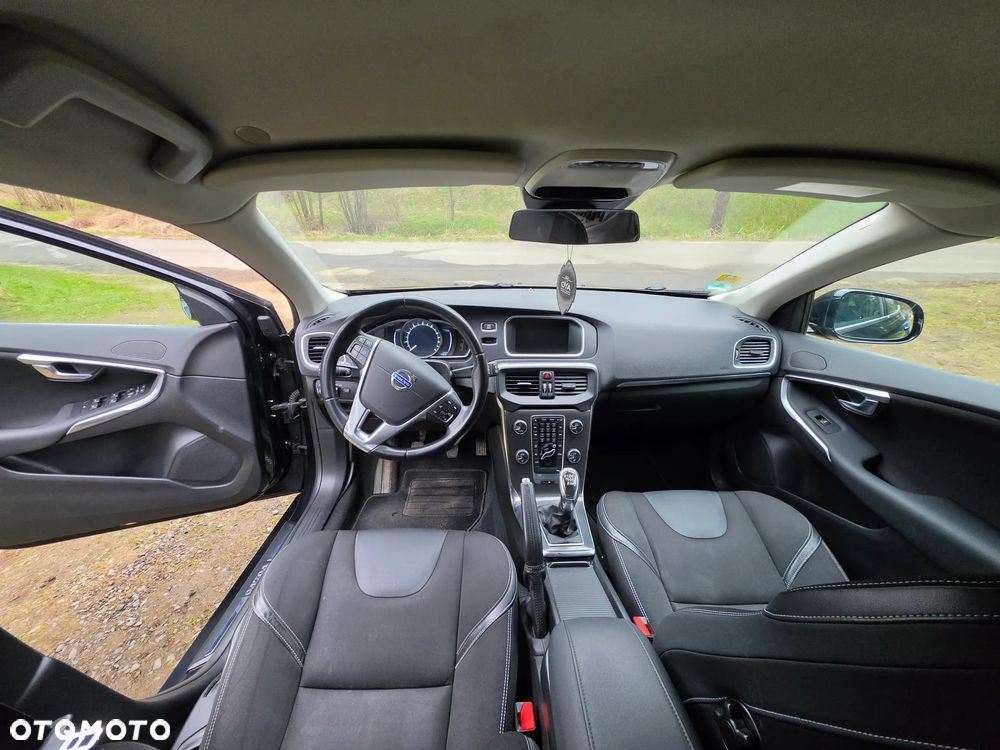 Volvo V40 T4 Momentum - 10