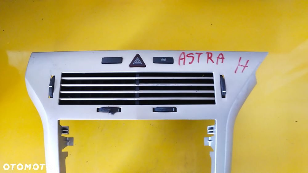 RAMKA RADIA 13100105. Opel Astra H - 2