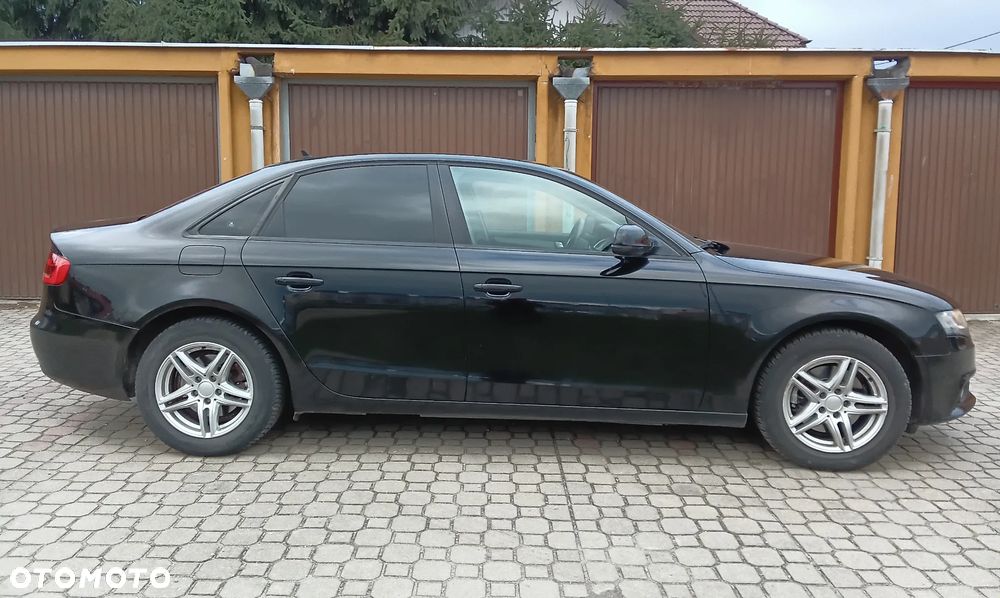 Audi A4 Limousine - 10