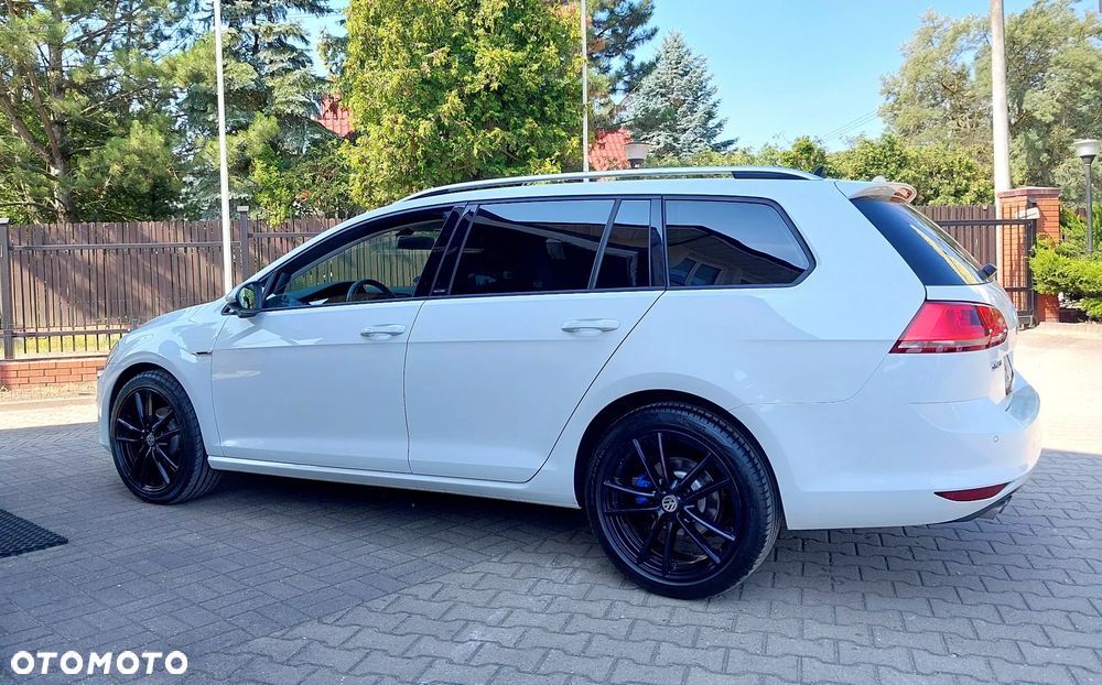 Volkswagen Golf 2.0 TDI BlueMotion Technology DSG Edition - 4