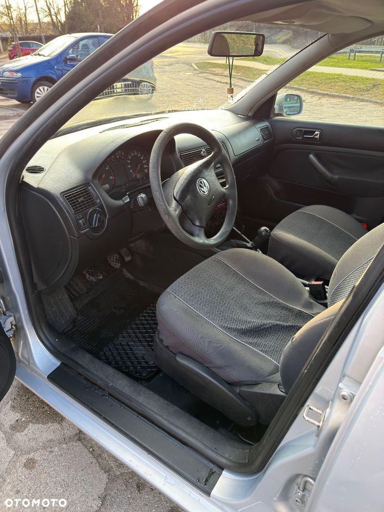 Volkswagen Golf - 8