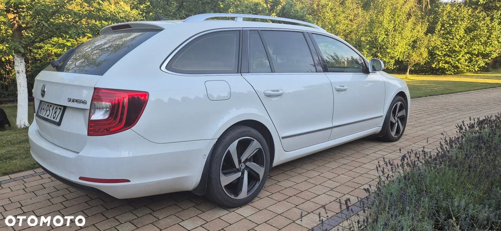 Skoda Superb 2.0 TDI Elegance - 4
