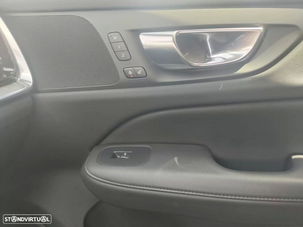 Volvo V60 2.0 T6 AWD TE Plus Bright — fotografia 16