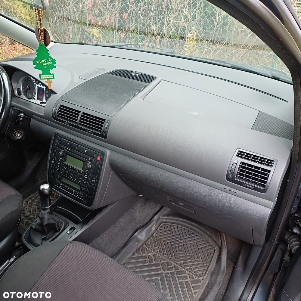 Volkswagen Sharan 2004 photo 3