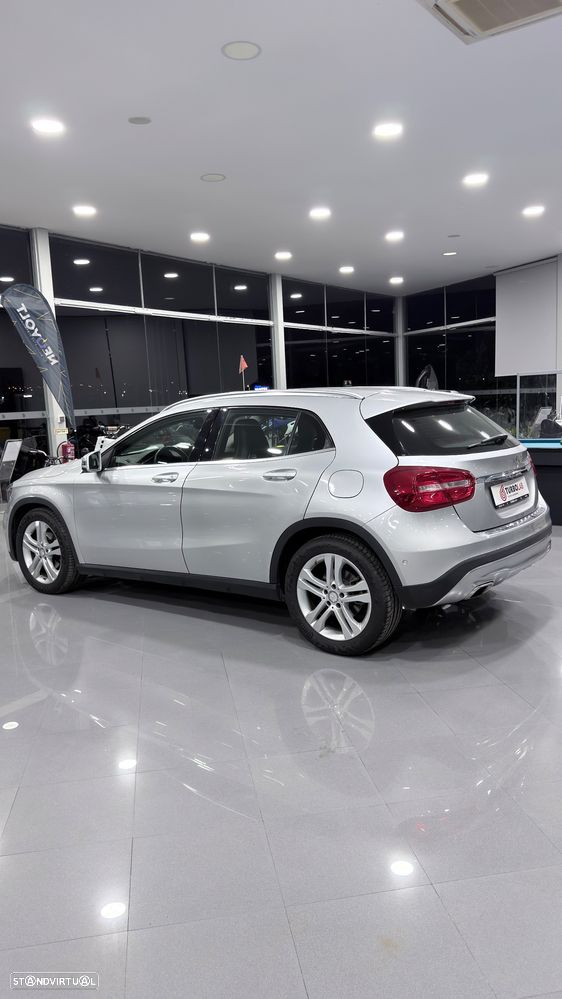 Mercedes-Benz GLA 200 AMG Line - 3