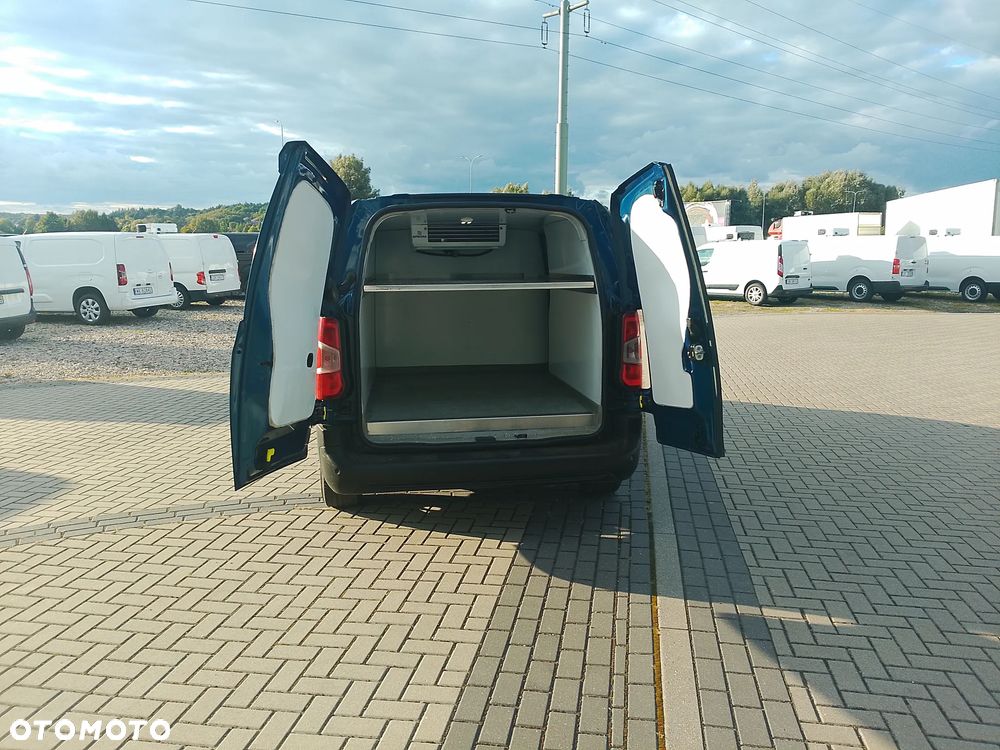 Toyota Proace Partner Berlingo Combo Doblo L2 Izoterma Chłodnia Salon PL półka Inox 3 osoby 2,5 DMC - 16