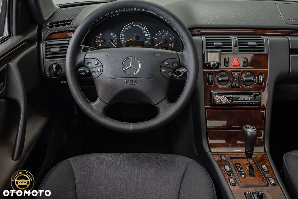 Mercedes-Benz Klasa E - 9