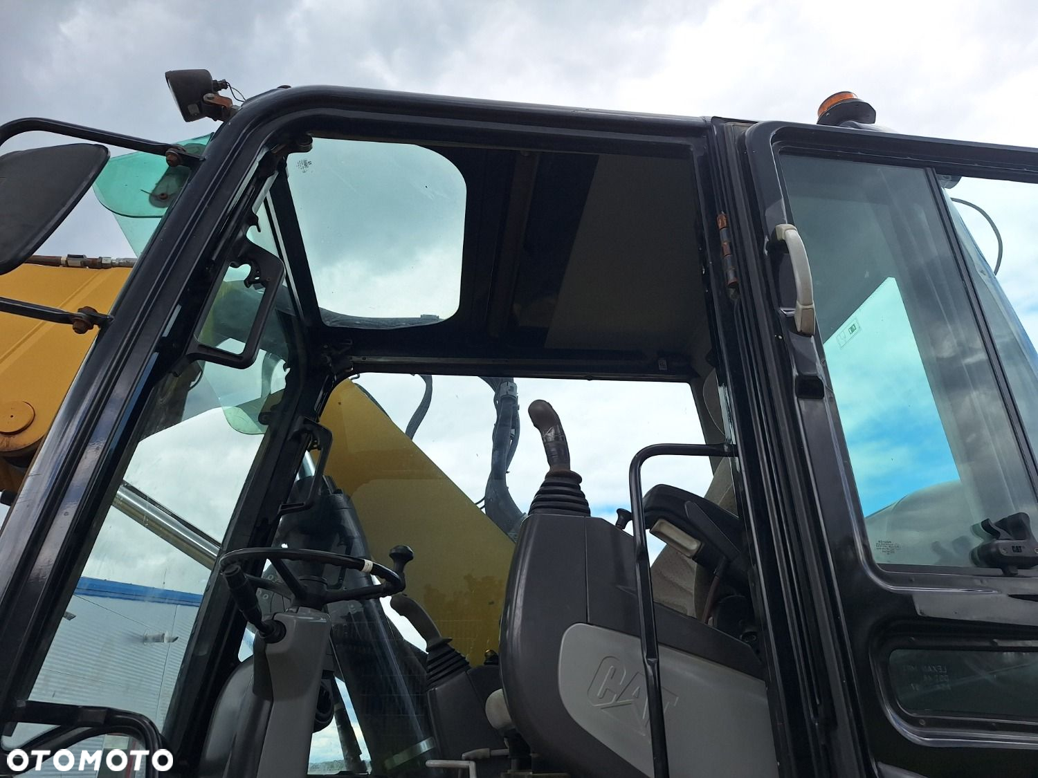 Caterpillar M318D 4X4 - 13