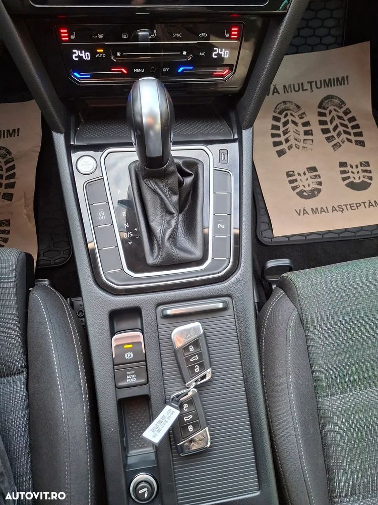 Volkswagen Passat Variant 2.0 TDI DSG Highline - 23