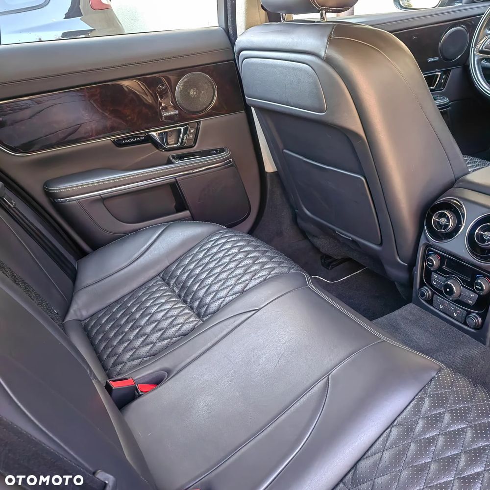 Jaguar XJ 3.0 D V6 Premium Luxury - 9