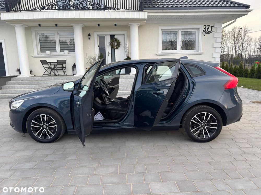 Volvo V40 D3 Geartronic RDesign - 25