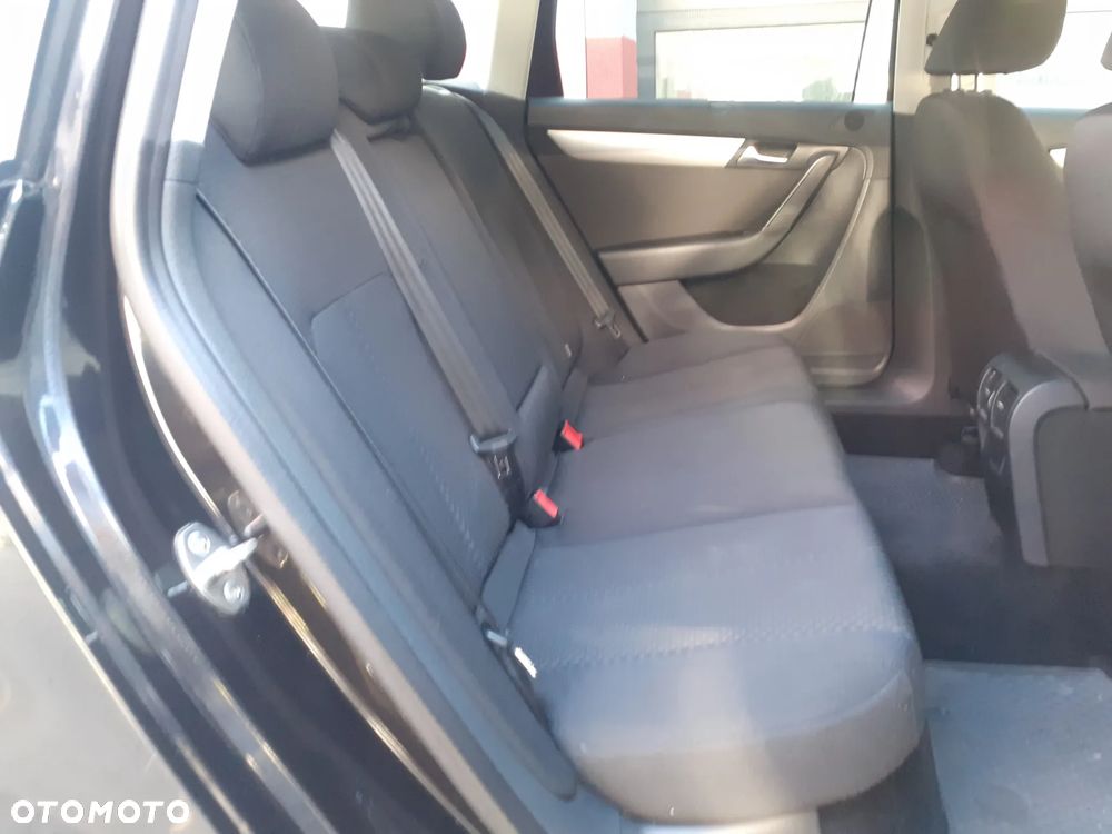 Volkswagen Passat - 21