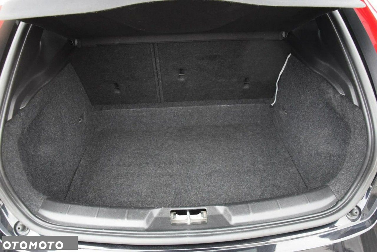 Volvo V40 D4 Drive-E R-Design Kinetic - 17