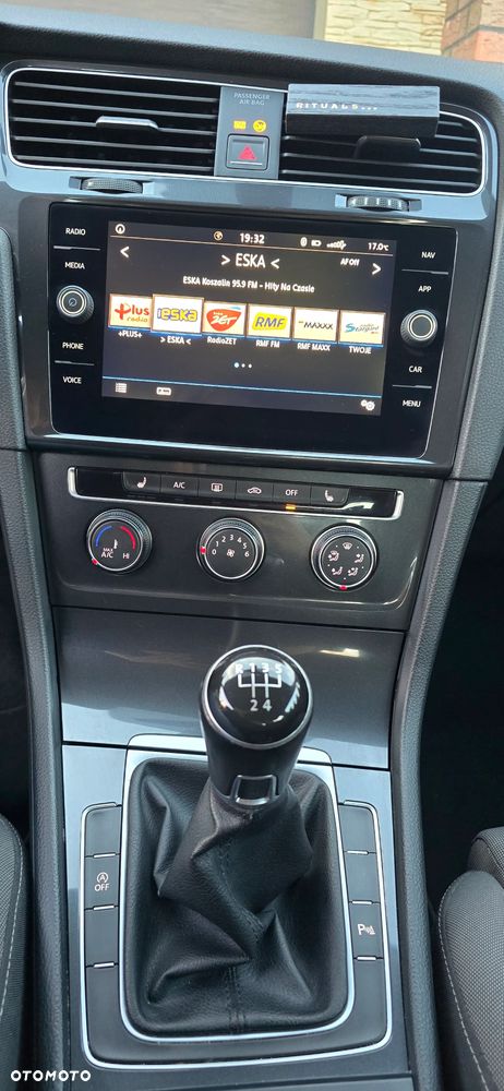 Volkswagen Golf 1.6 TDI BMT Comfortline - 17