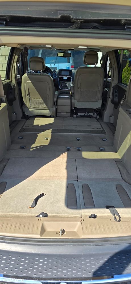 Chrysler Town & Country 3.6 Touring - 25