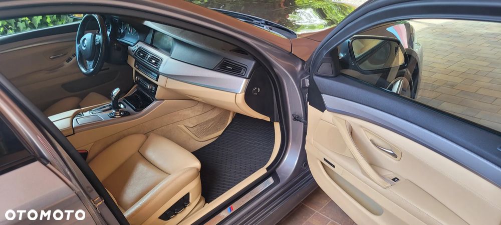 BMW Seria 5 535i - 12