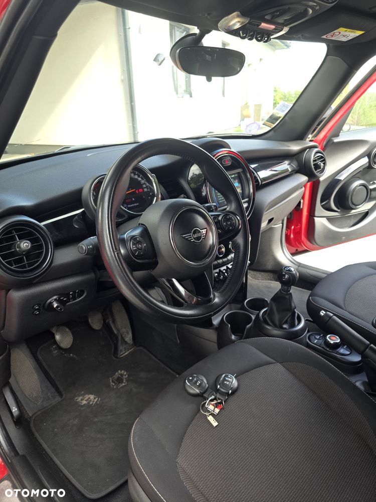 MINI Cooper Essential Trim - 24