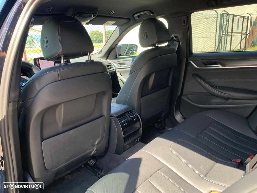 BMW 530 e Pack Desportivo M Pro - 12