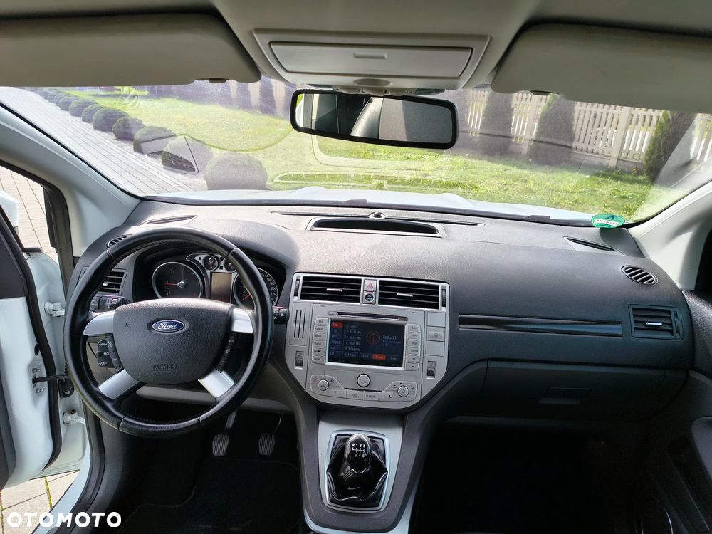 Ford Kuga 2.0 TDCi 2x4 Titanium - 27