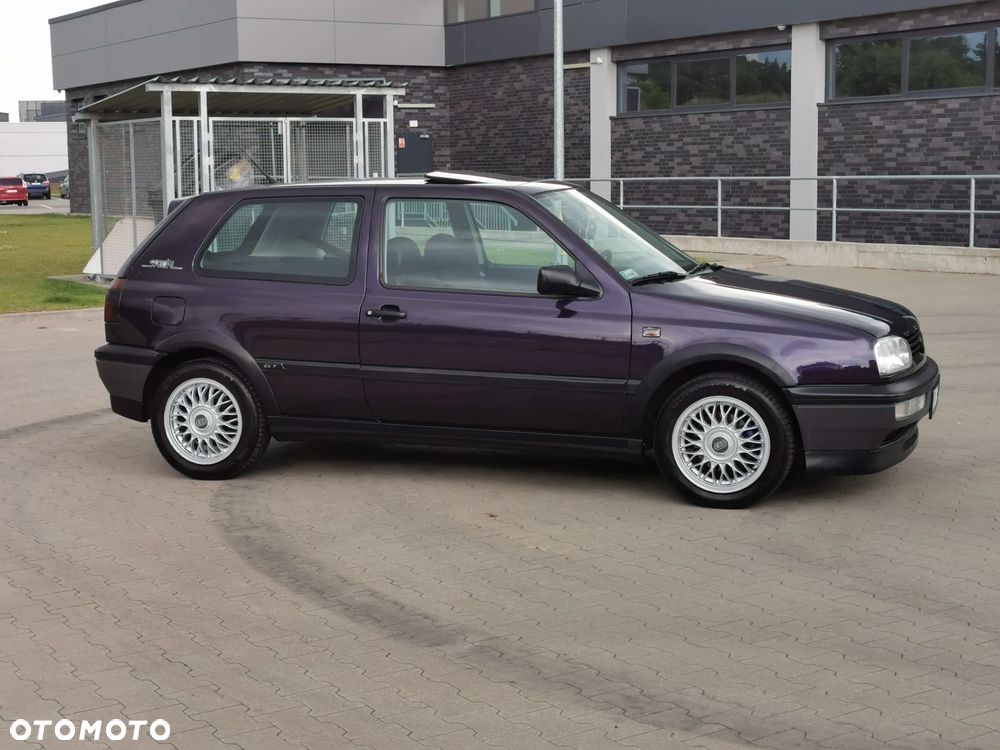 Volkswagen Golf 1.8 GT Special - 1