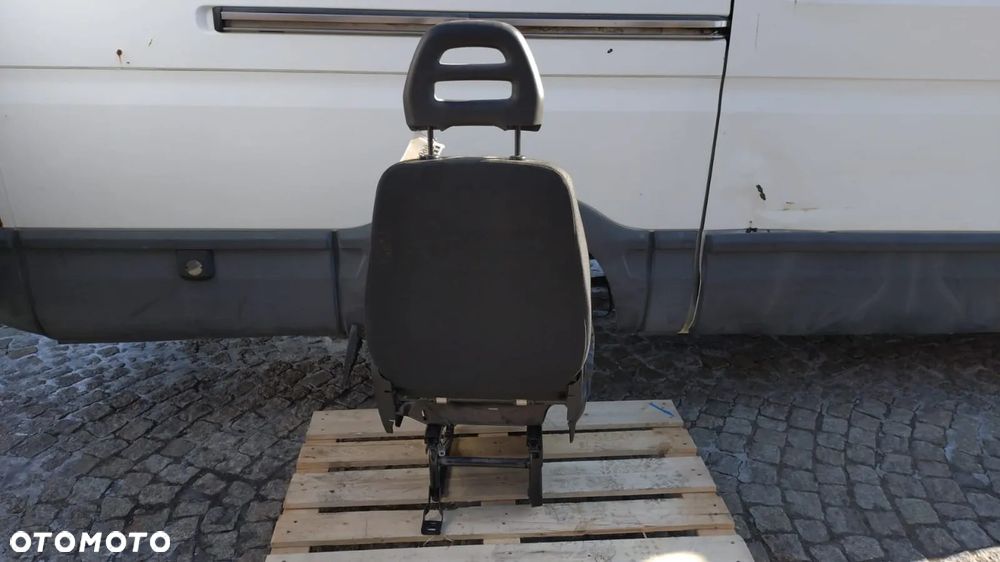 FOTEL PASAŻERA POJEDYNCZY REGULOWANY IVECO DAILY 14- NO 225/099 - 4