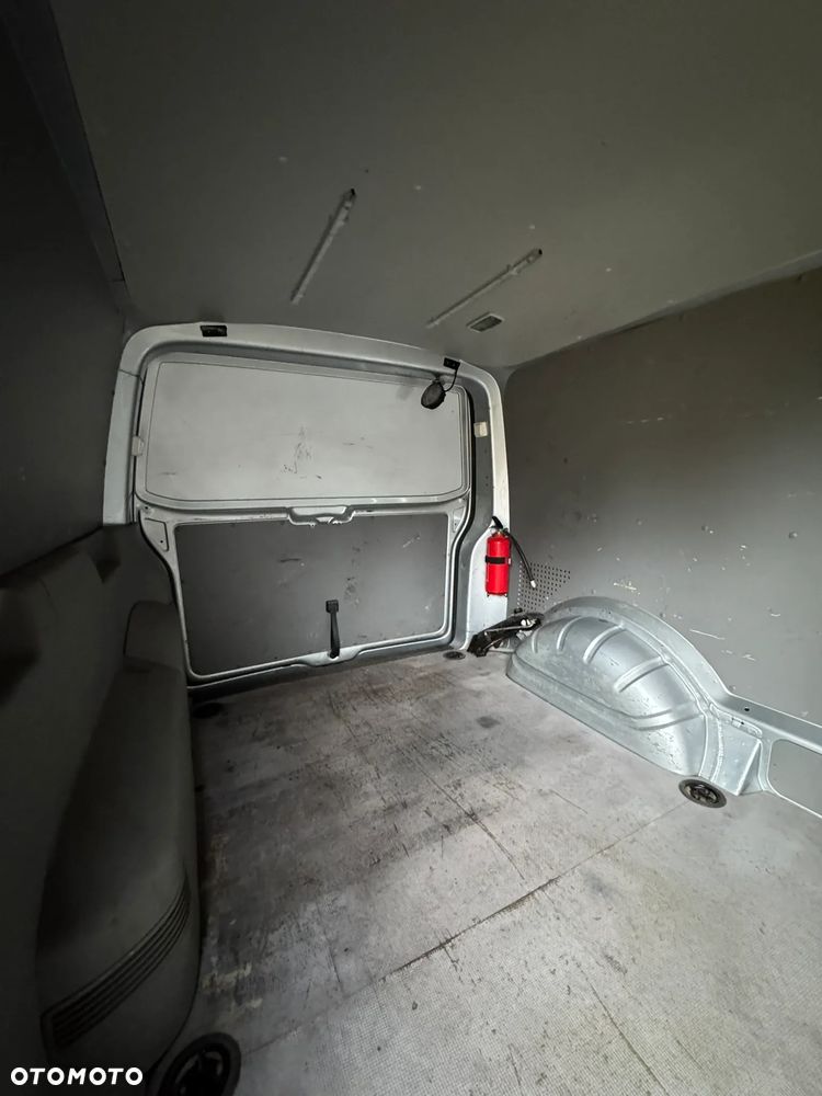 Volkswagen Transporter - 9