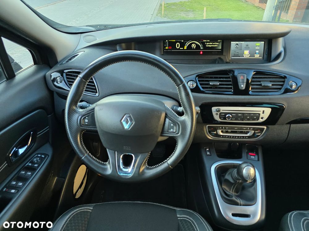 Renault Grand Scenic ENERGY TCe 115 Bose Edition - 35