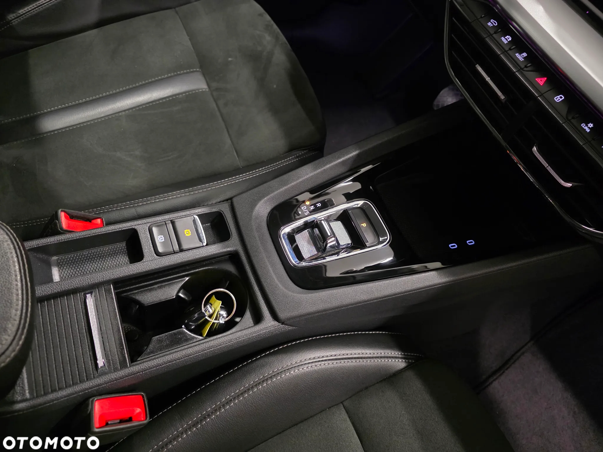 Skoda Octavia Combi 2.0 TDI DSG First Edition - 24
