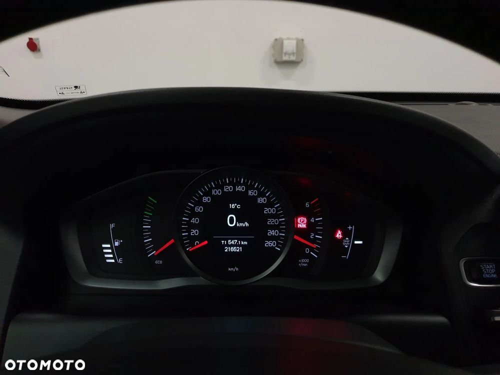 Volvo XC 60 D3 Drive-E Momentum - 8