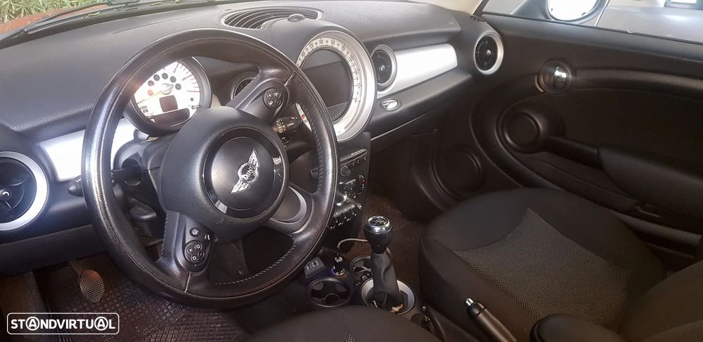 MINI 3 Portas Cooper D - 3
