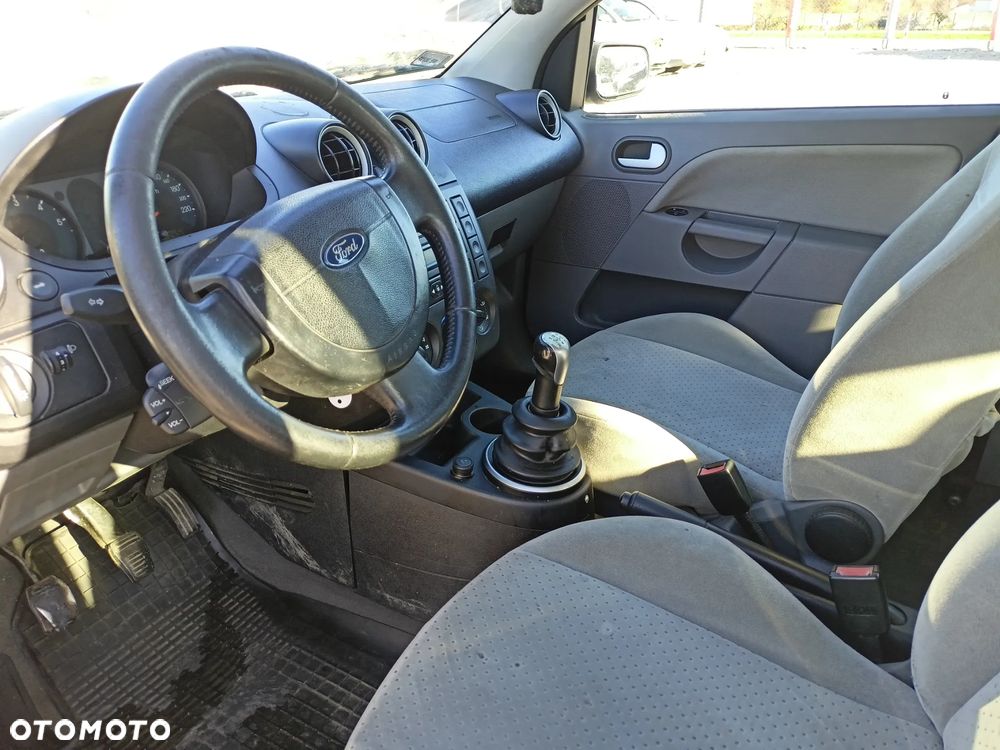 Ford Fiesta - 7