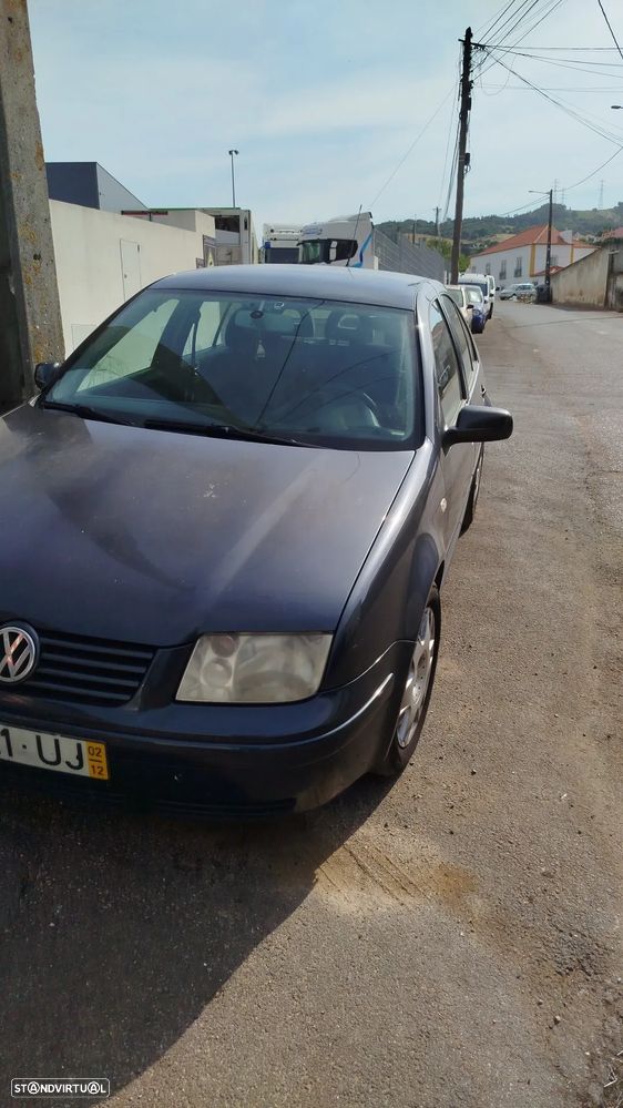 VW Bora 1.9 TDi Highline - 1