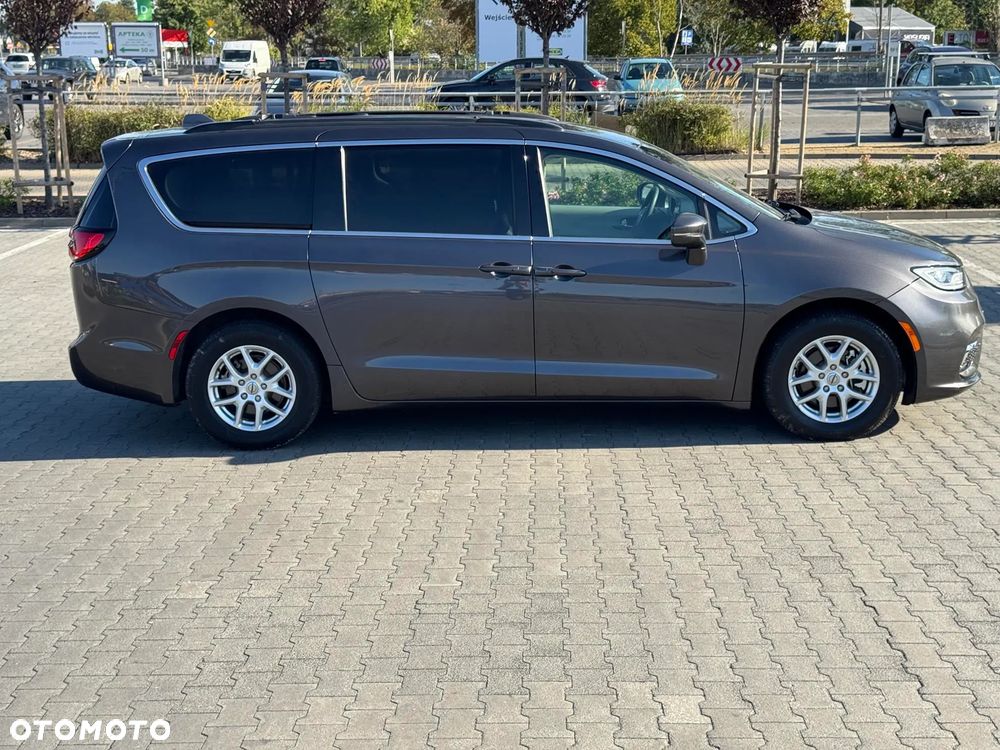 Chrysler Pacifica - 12