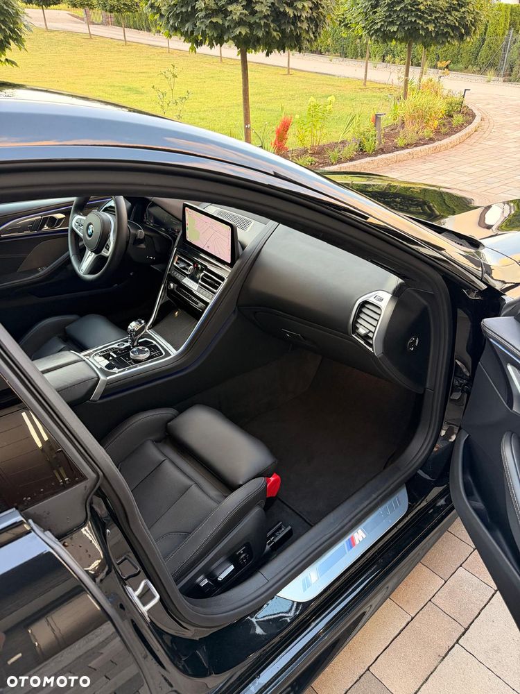 BMW Seria 8 840d xDrive mHEV - 11