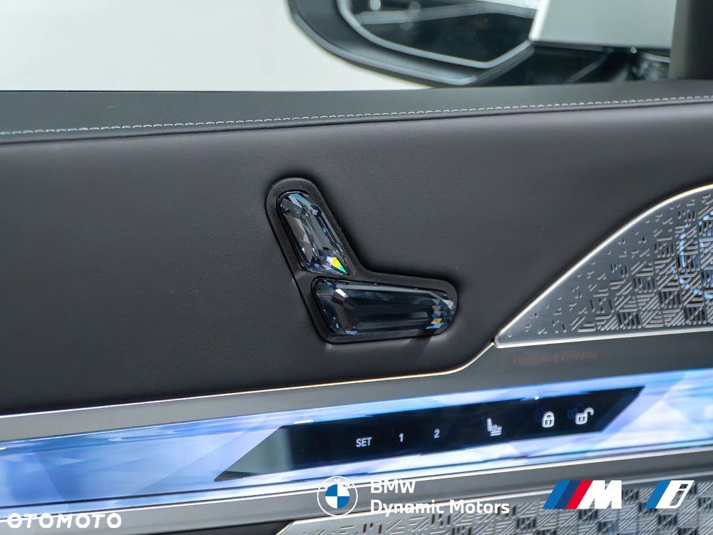 BMW Seria 7 740d xDrive - 29