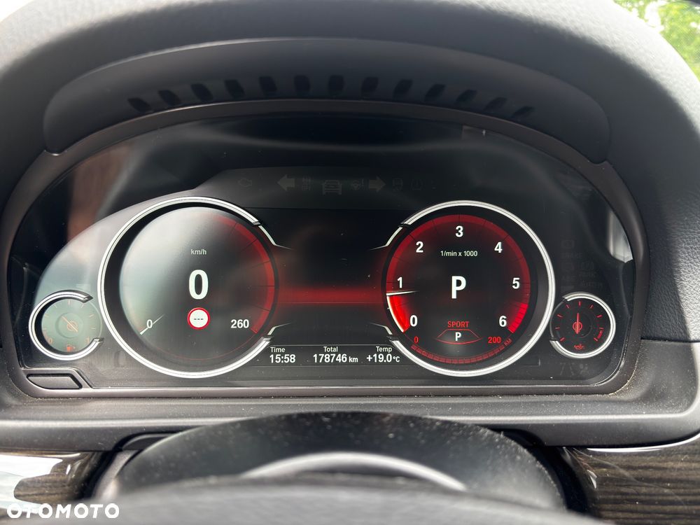 BMW Seria 5 520d xDrive Luxury Line - 10