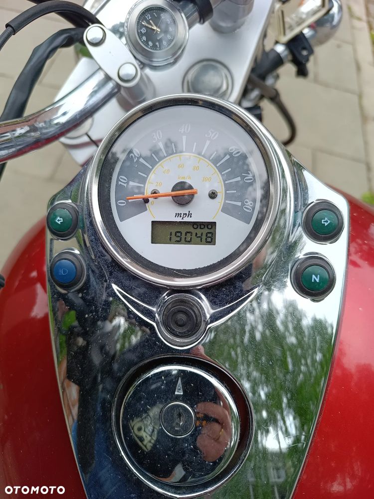 Suzuki Intruder - 8
