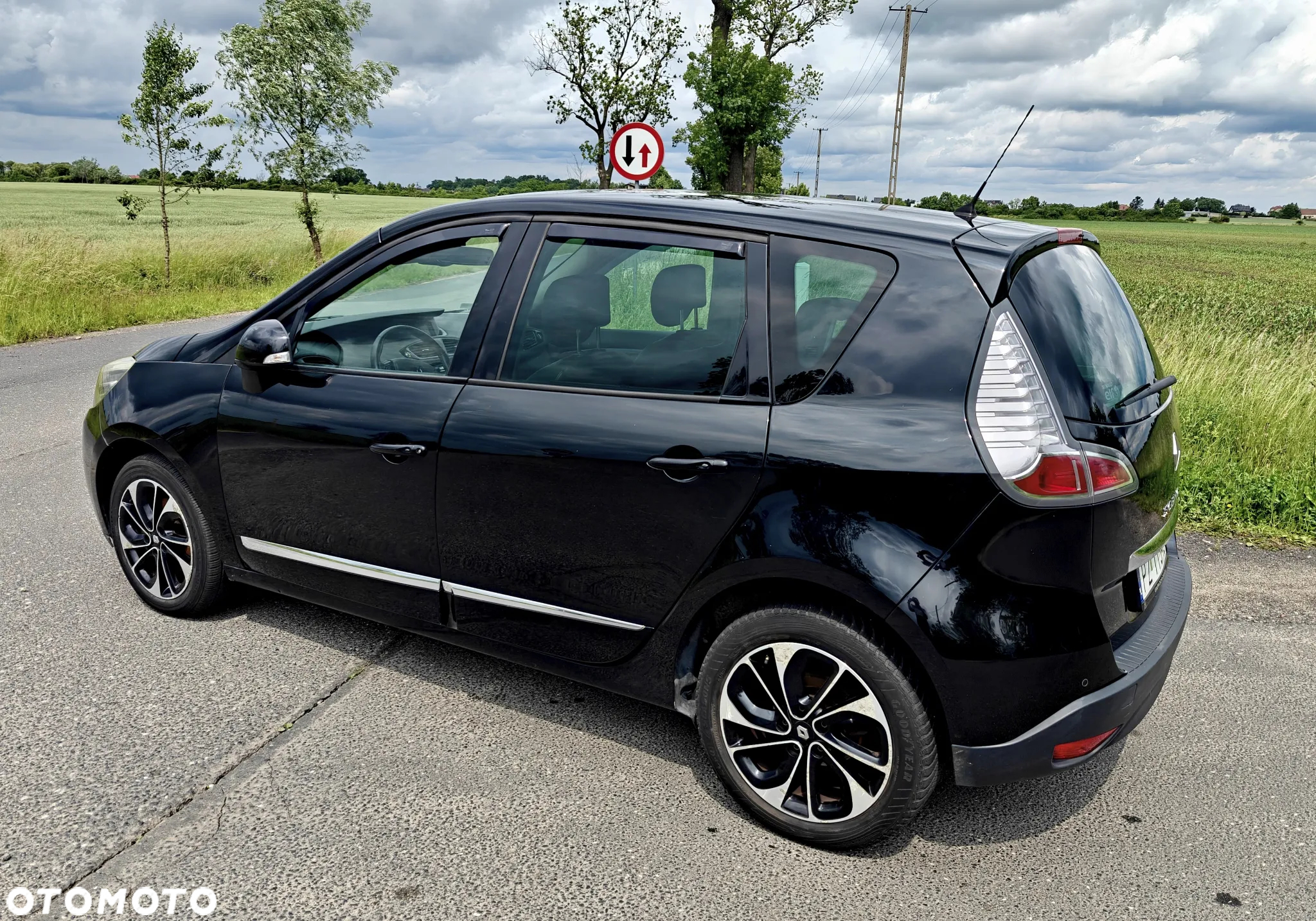 Renault Scenic 1.5 dCi Energy Bose EU6 - 11