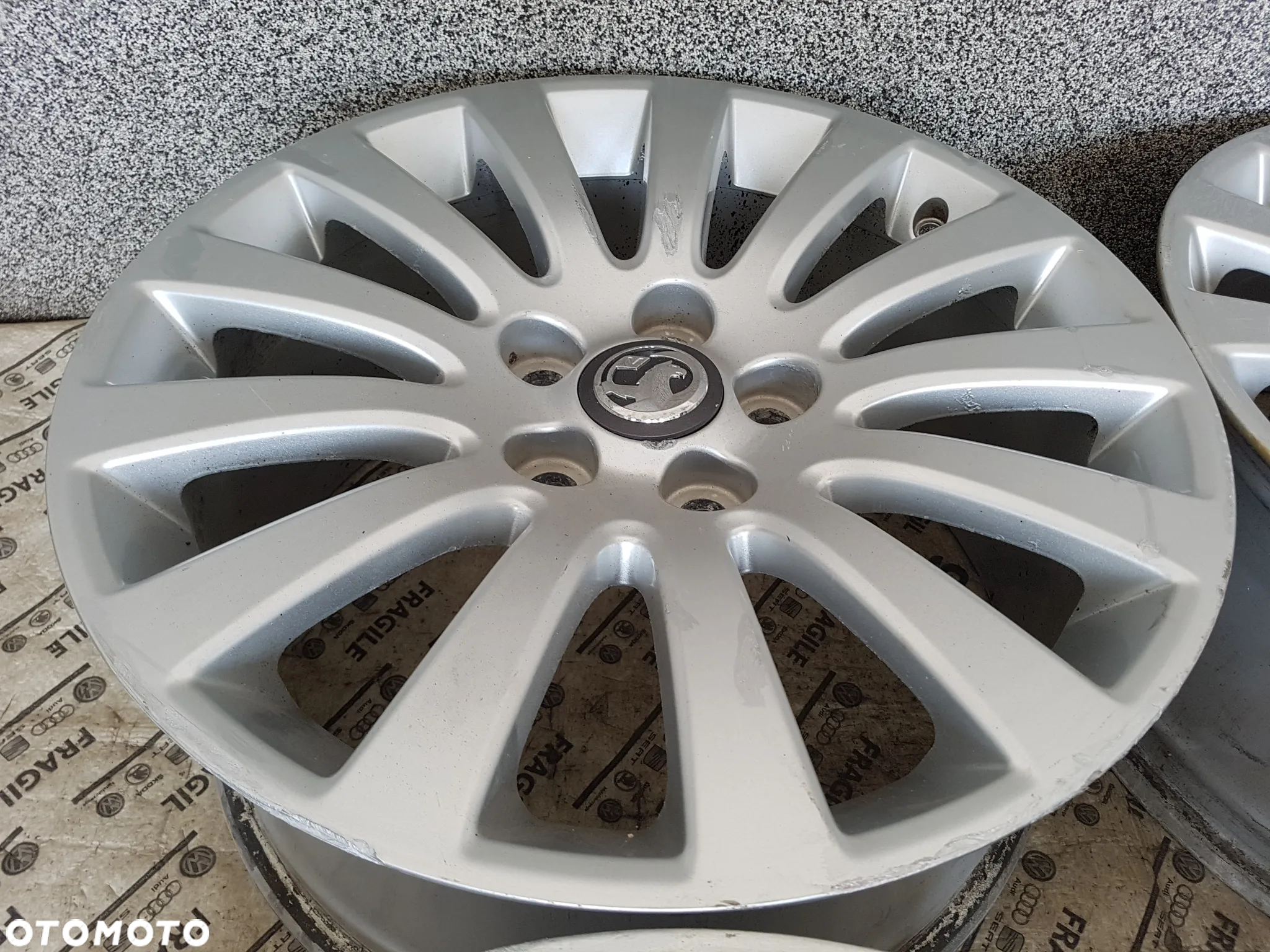 FELGI ALU OPEL INSYGNIA SPORT TOURER 8JX18 IS42 5X120 - 7