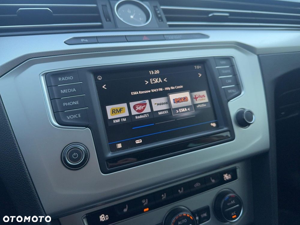 Volkswagen Passat - 22