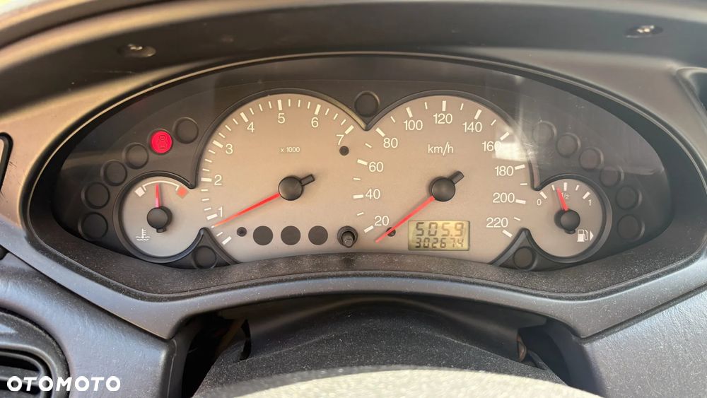 Ford Focus 1.6 Comfort - 11